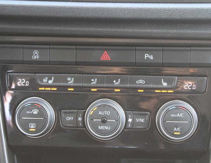 Volkswagen T-Roc 18
