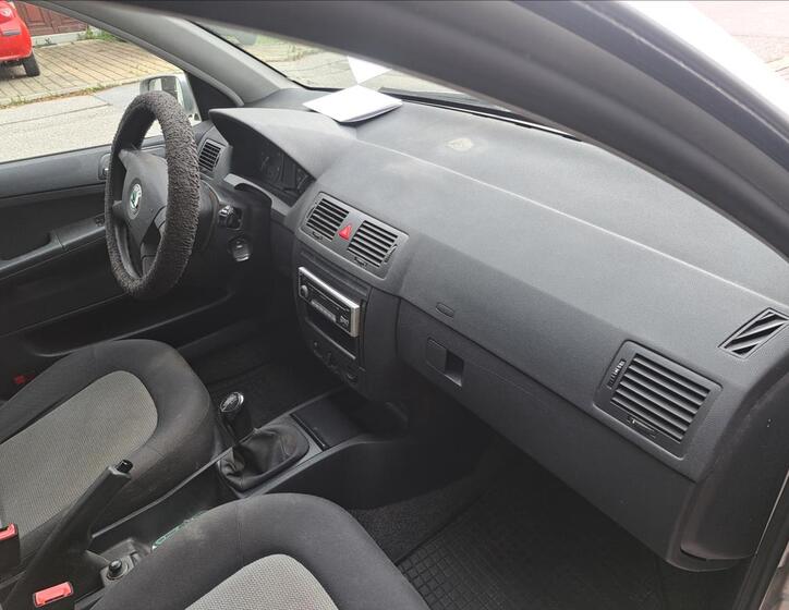 Škoda Fabia 33
