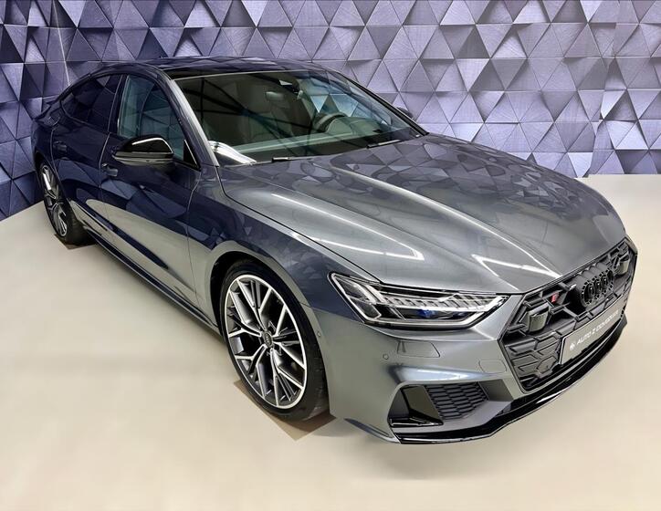 Audi S7 3