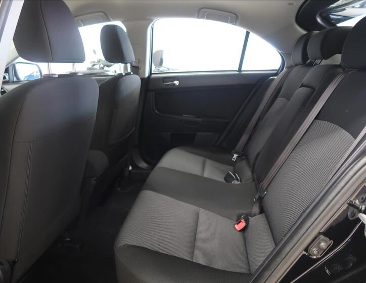 Mitsubishi Lancer 15