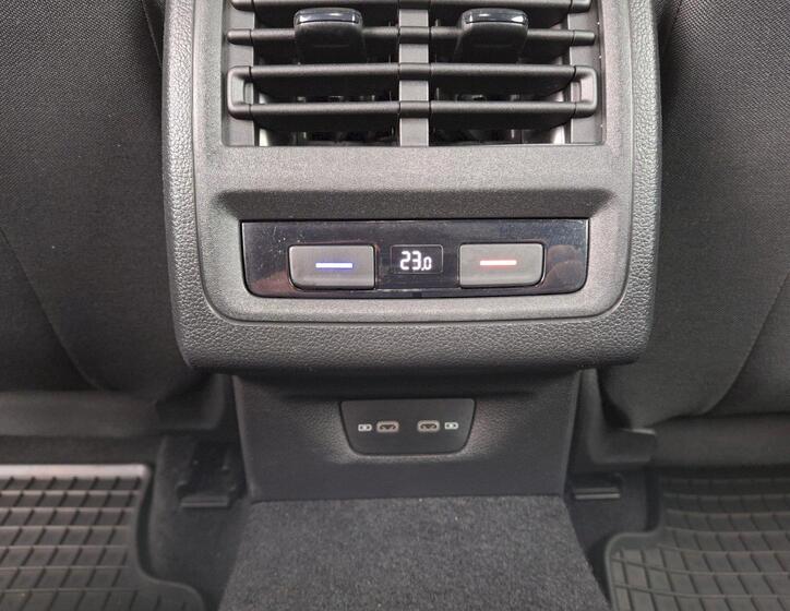 Volkswagen Golf 28