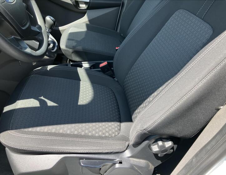 Ford Transit Connect 11