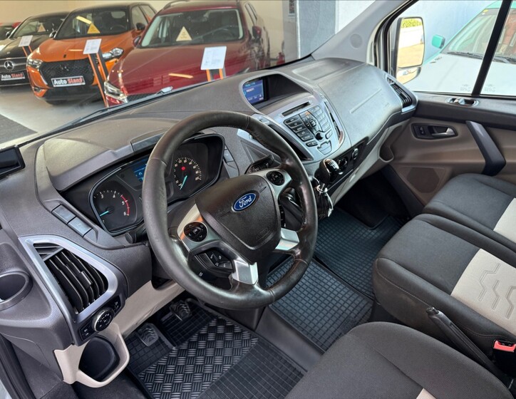 Ford Transit Custom 9