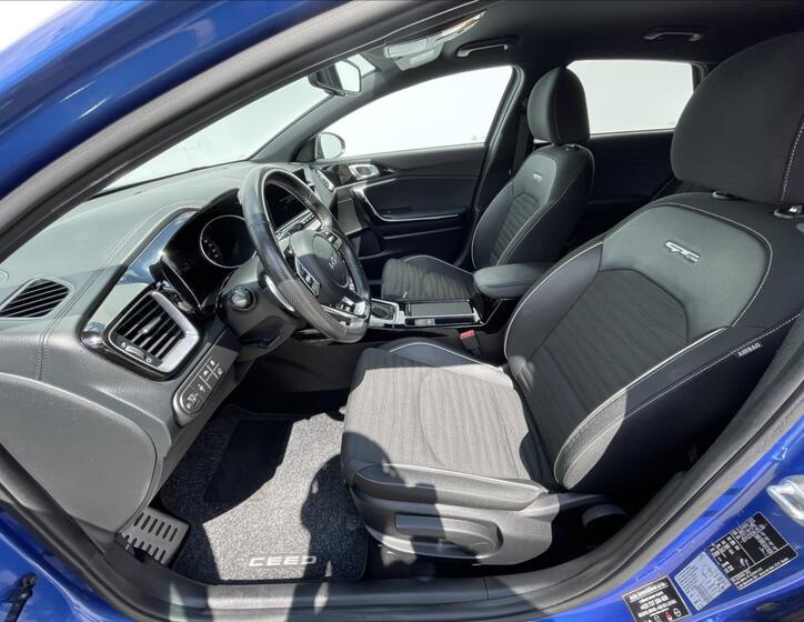 KIA ProCeed 4