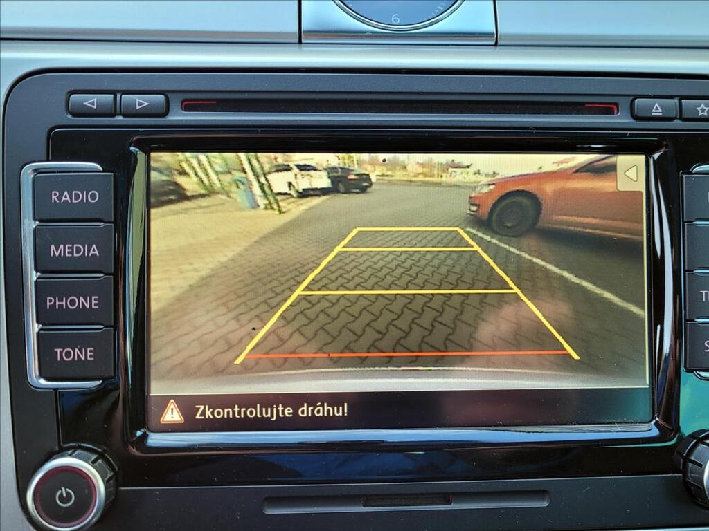 Volkswagen Passat CC 32