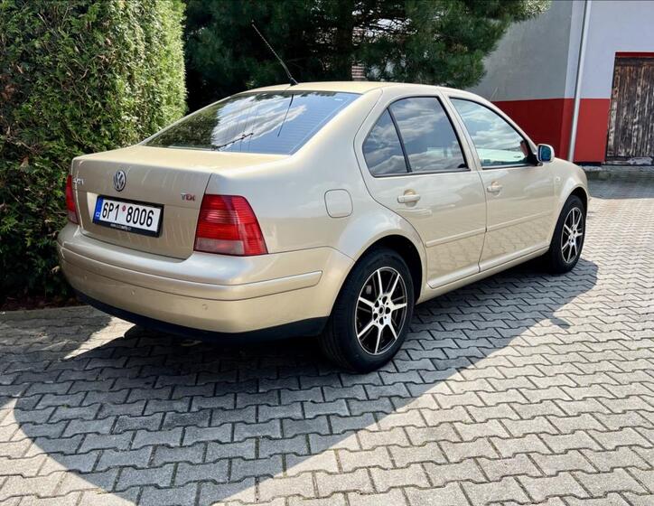 Volkswagen Bora 6