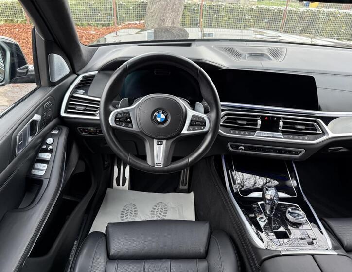 BMW X7 15
