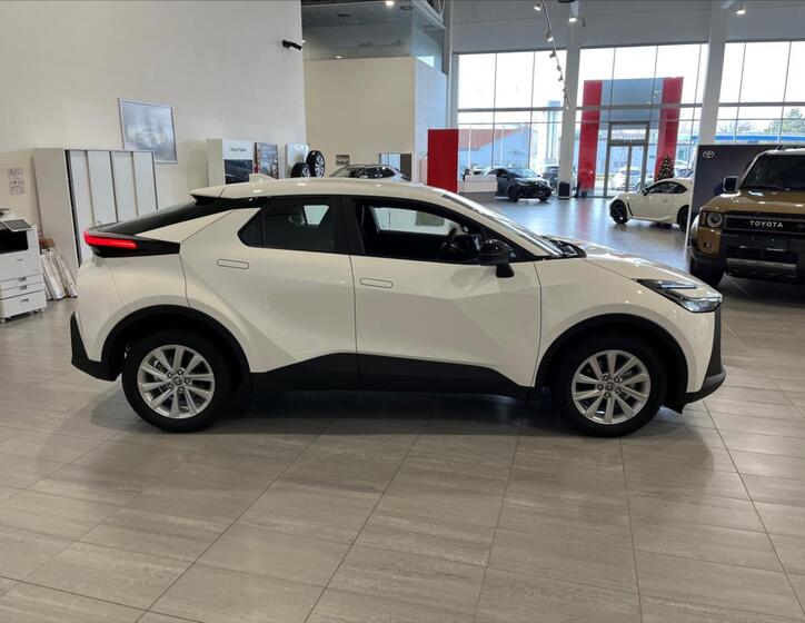Toyota C-HR 4