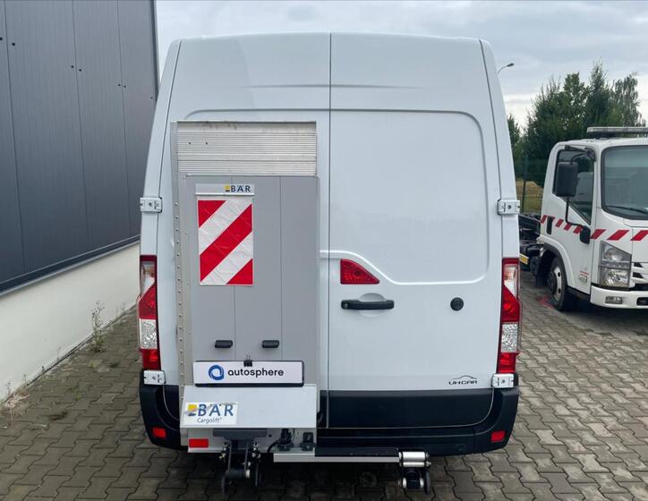 Nissan Interstar 6