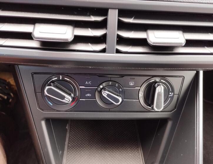 Volkswagen Polo 13