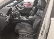 Audi Q7 10