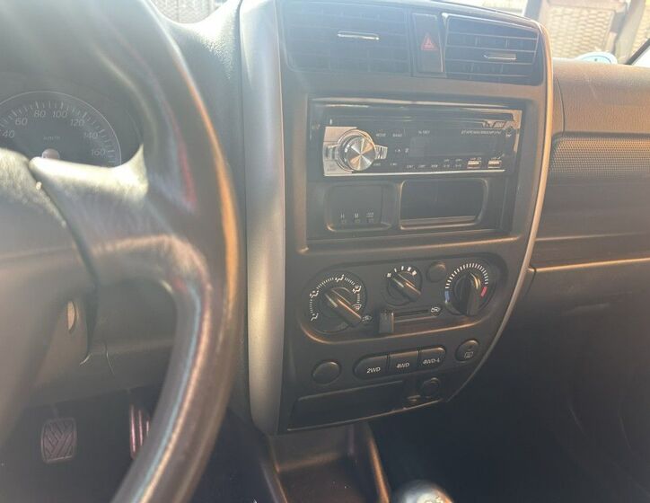 Suzuki Jimny 13