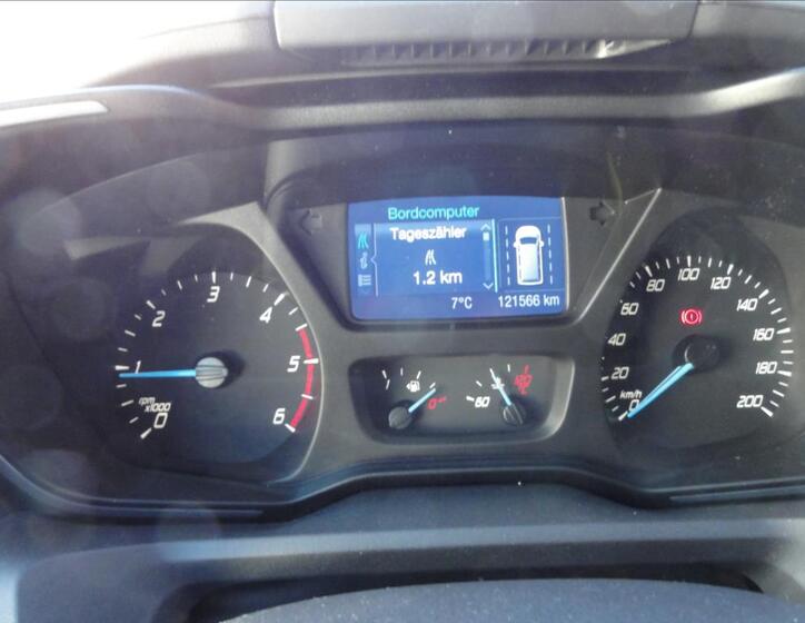 Ford Tourneo Custom 18