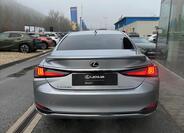 Lexus ES 300h 4
