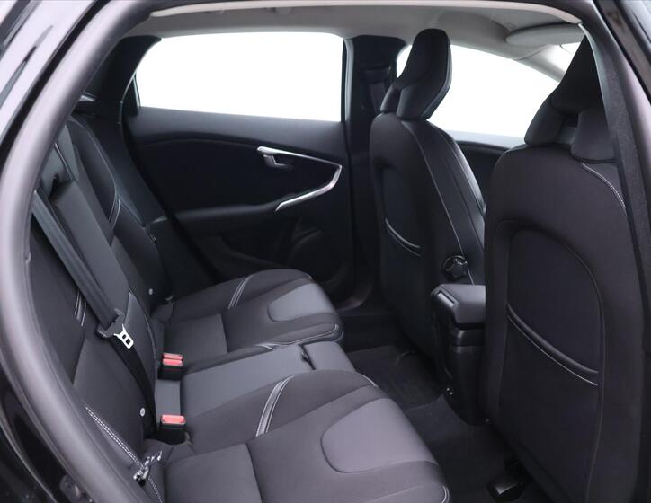 Volvo V40 15