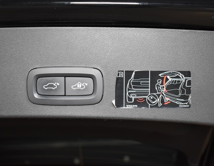 Volvo XC40 12
