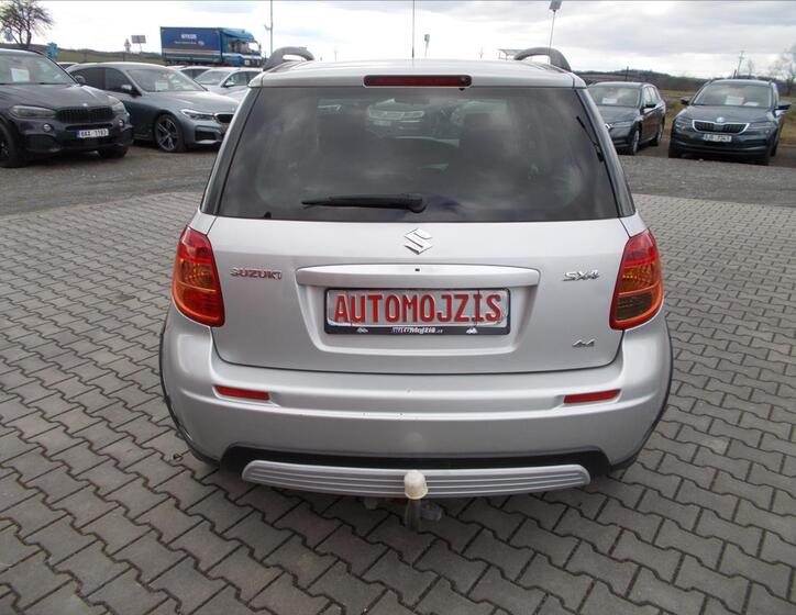 Suzuki SX4 9