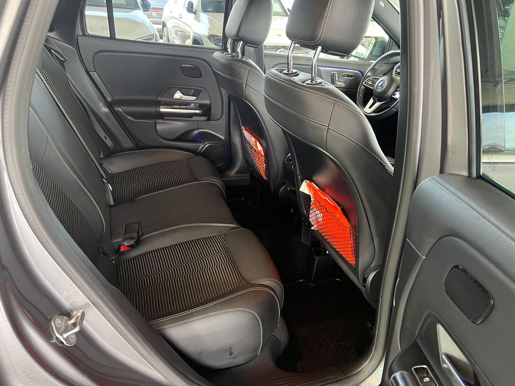 Mercedes-Benz GLA 13