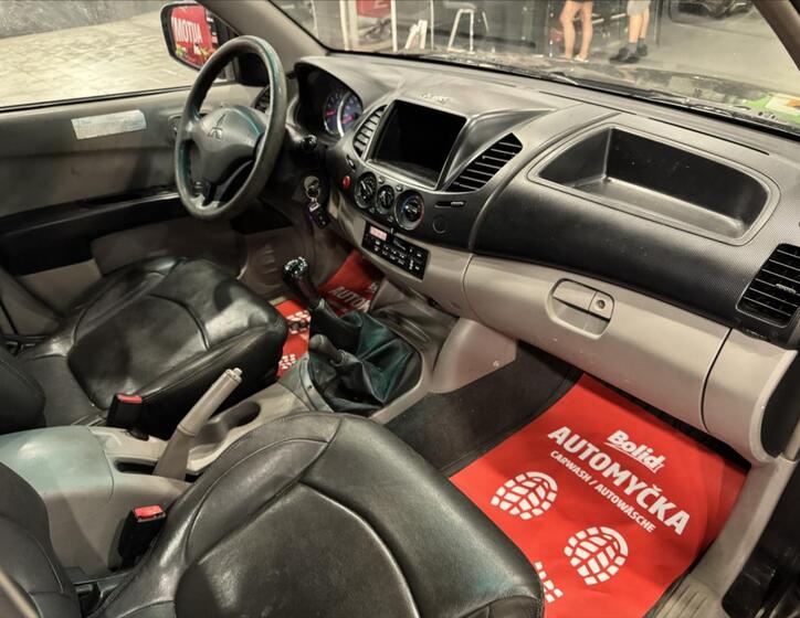 Mitsubishi L200 11