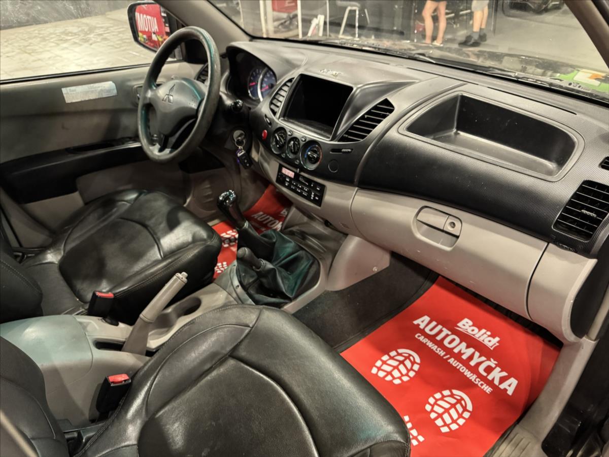 Mitsubishi L200