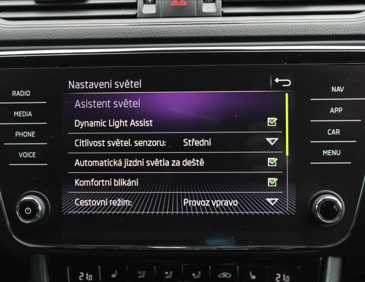 Škoda Superb 13