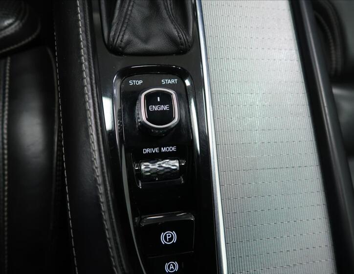 Volvo XC90 25