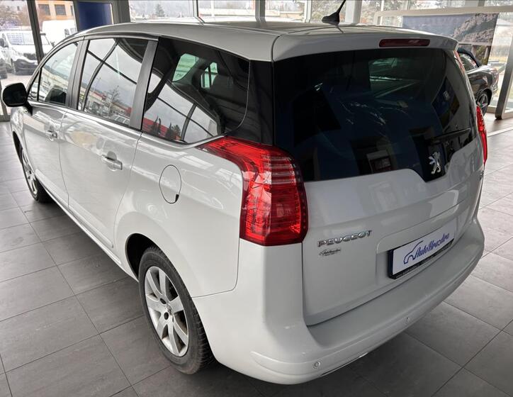 Peugeot 5008 4