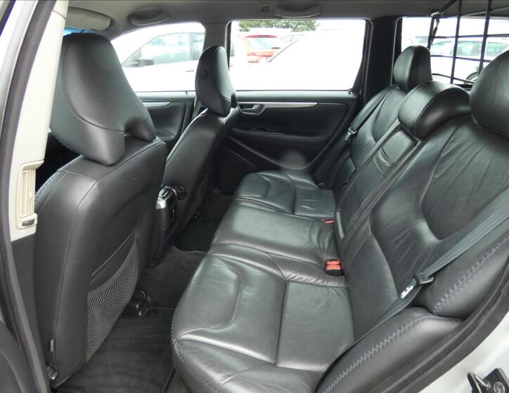 Volvo XC70 10