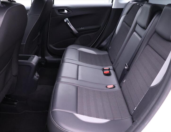 Peugeot 2008 14