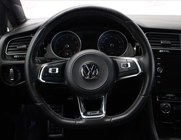 Volkswagen Golf 17