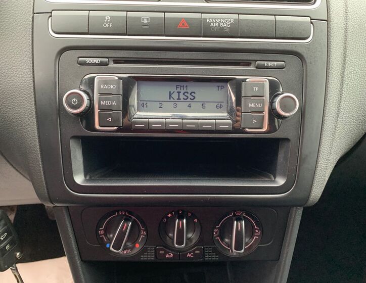 Volkswagen Polo 13