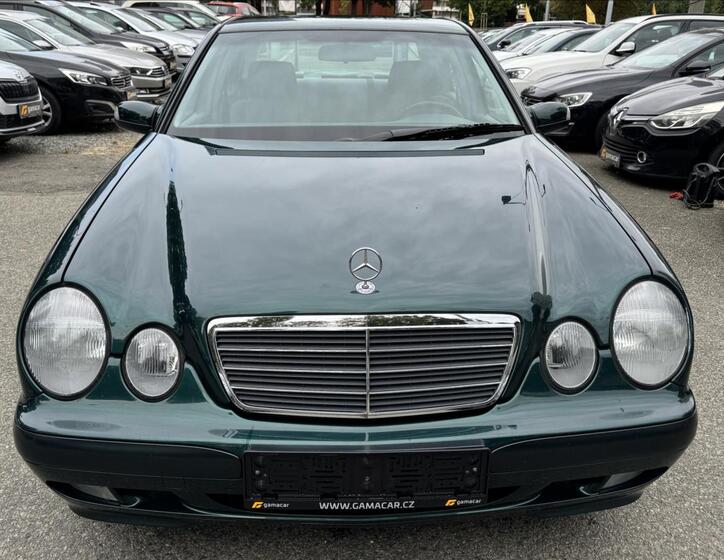 Mercedes-Benz Třídy E 1