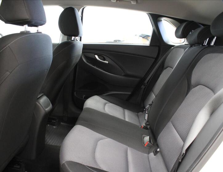 Hyundai i30 14