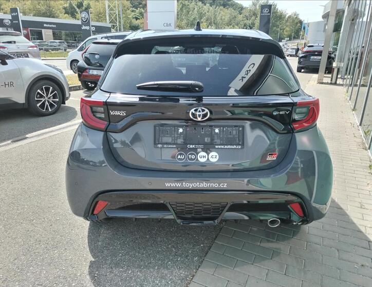 Toyota Yaris 6
