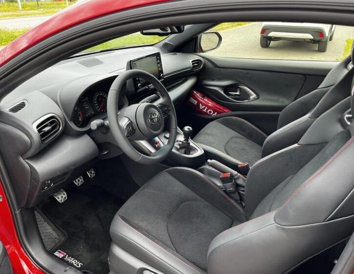 Toyota GR Yaris 14