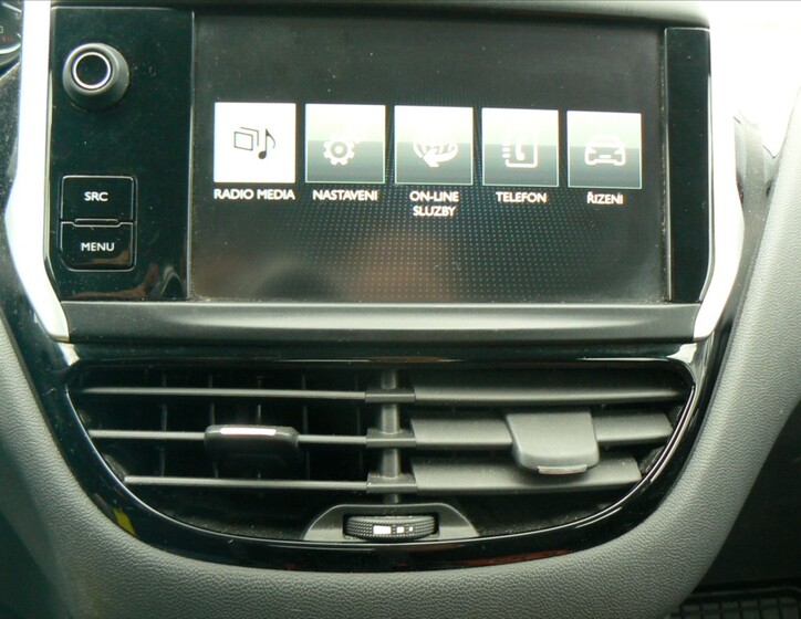 Peugeot 208 13