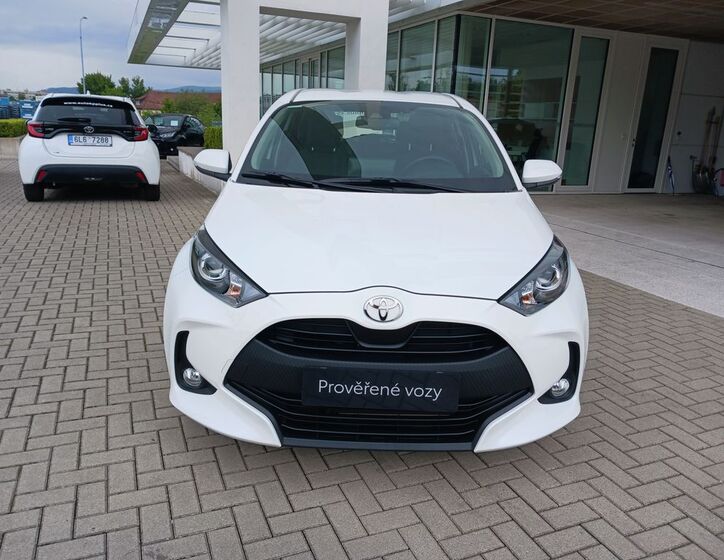 Toyota Yaris 8