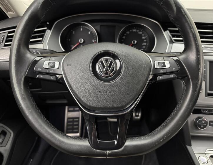 Volkswagen Passat 8