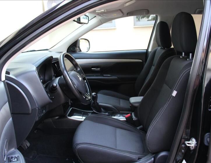 Mitsubishi Outlander 12