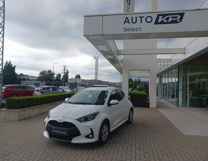 Toyota Yaris 1