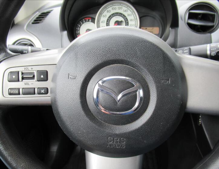 Mazda 2 14