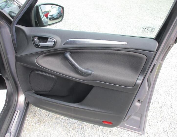 Ford S-MAX 10