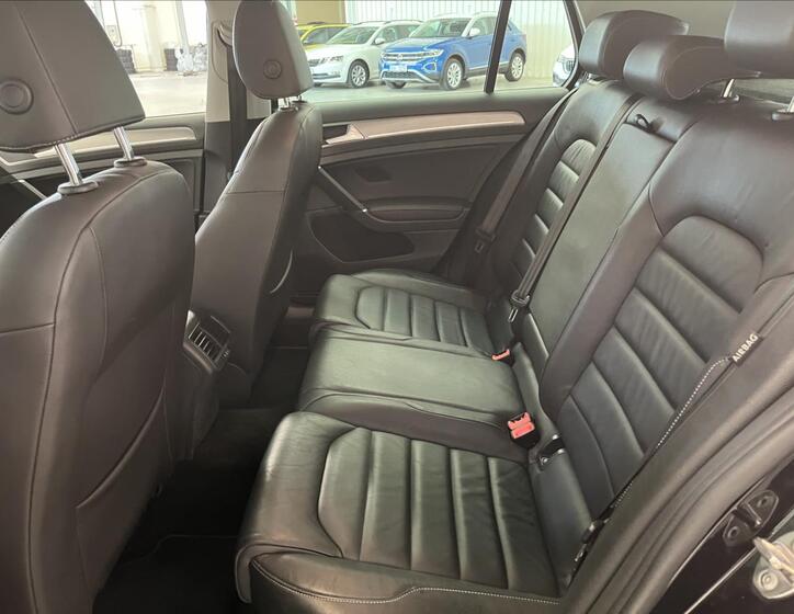 Volkswagen Golf 22