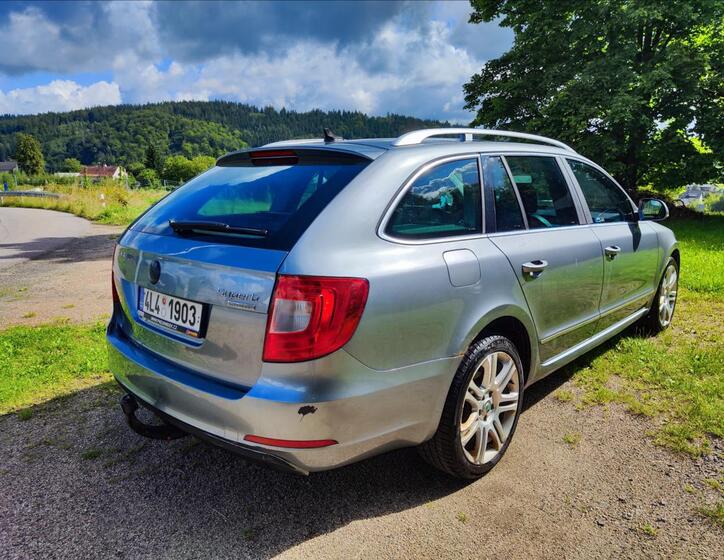 Škoda Superb 8