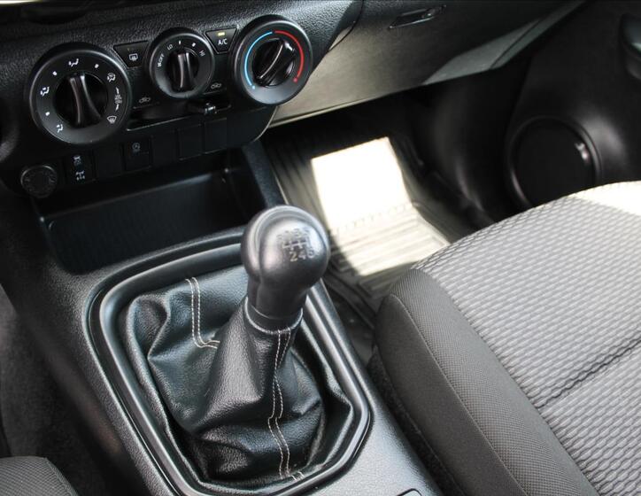 Toyota Hilux 17