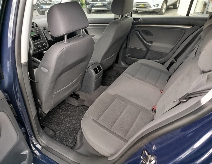 Volkswagen Golf 24