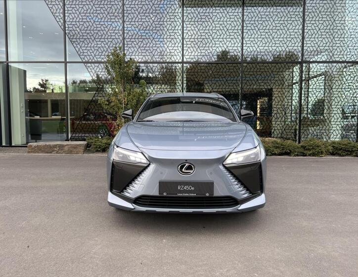 Lexus RZ 450e 3