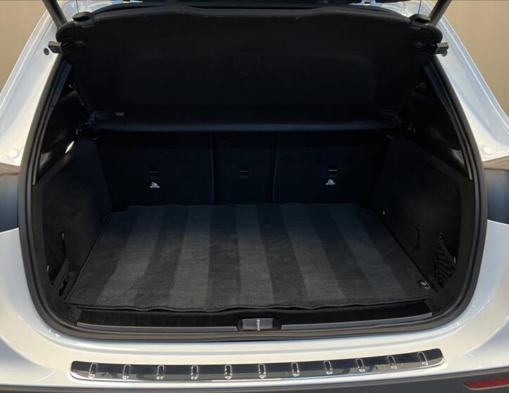 Mercedes-Benz GLA 9