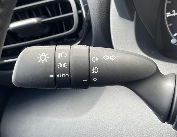 Toyota Yaris 16