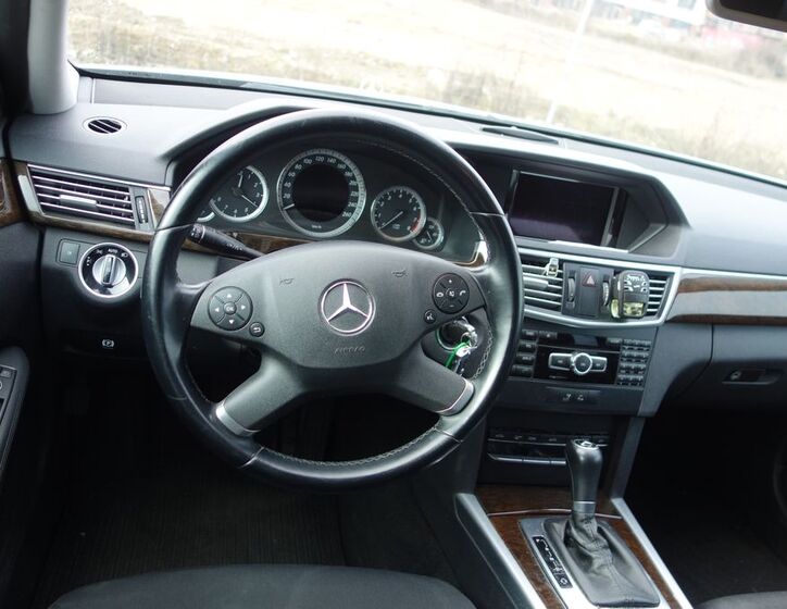 Mercedes-Benz Třídy E 18